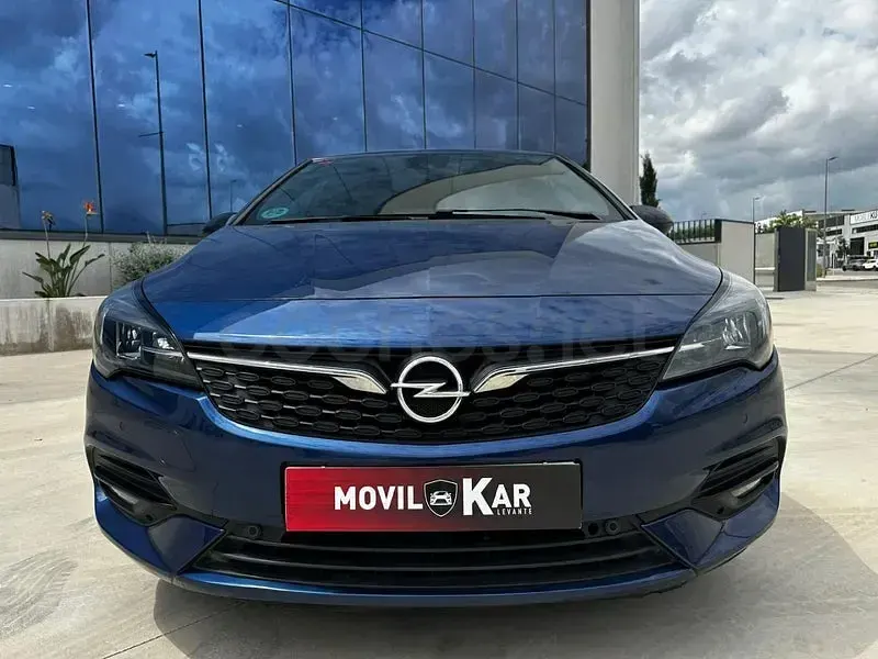 Usado Opel Astra GS Line 105 CV (77 kW) 2021 Azul Berlina