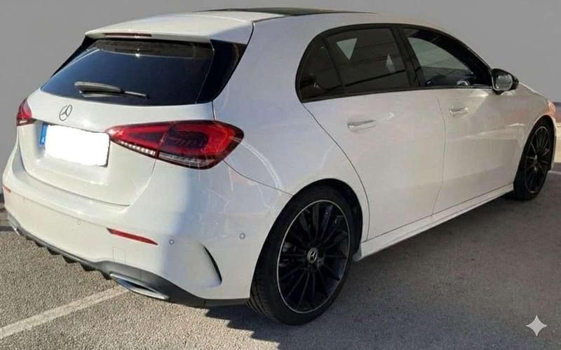 Usado Mercedes A180 109 CV (80 kW) 2018 Blanco Utilitario