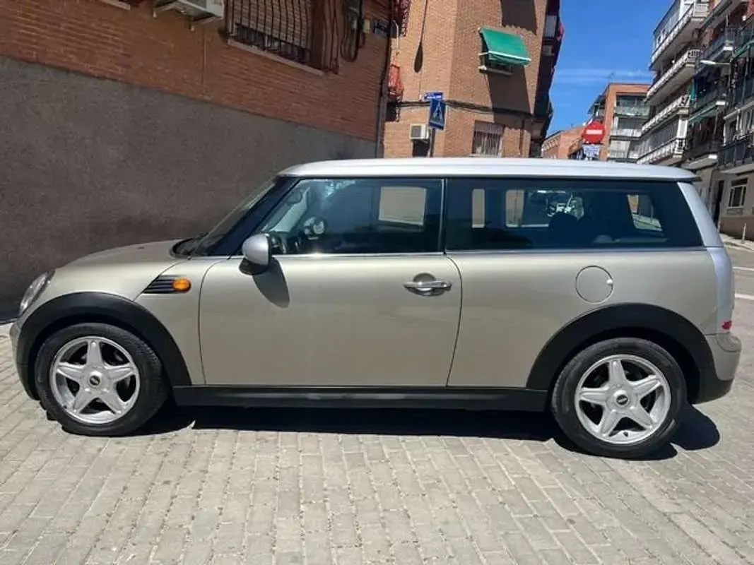 Usado Mini Cooper D 109 CV (80 kW) 2008 Gris Utilitario