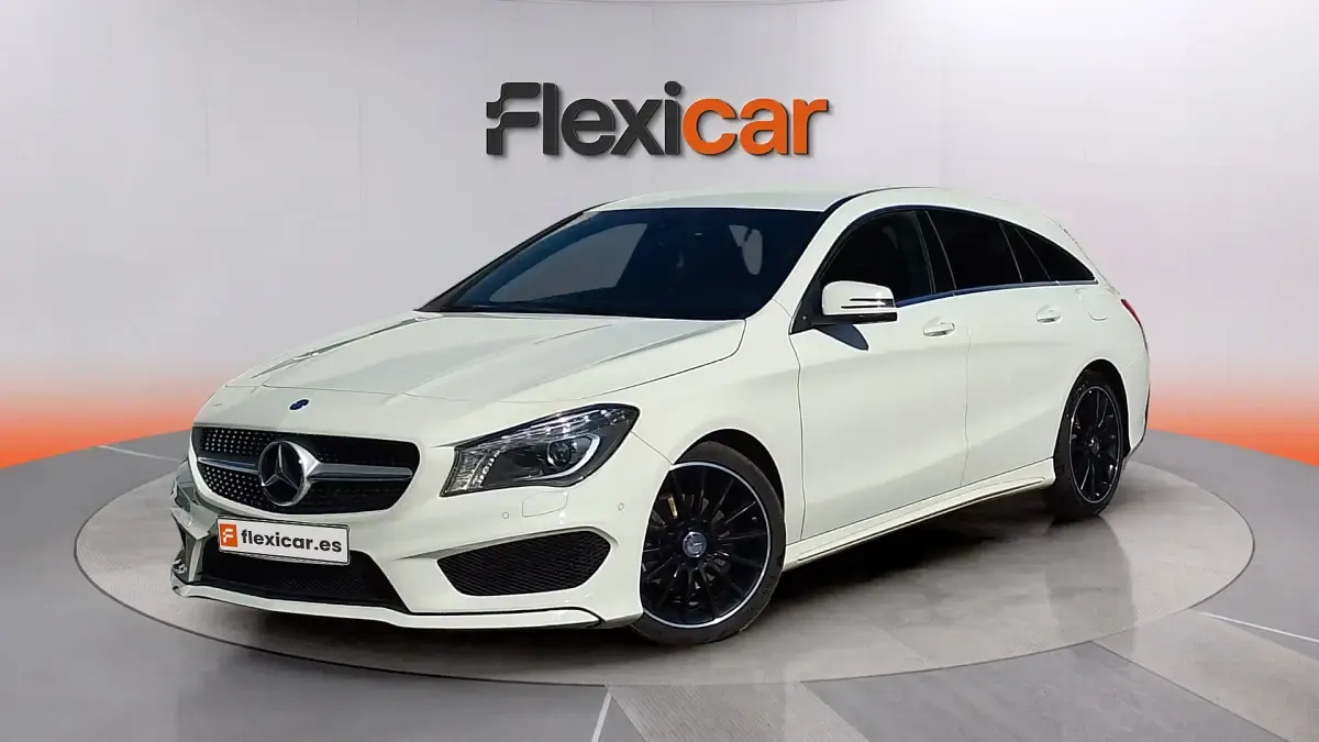 Usado Mercedes CLA200 136 CV (100 kW) 2016 Blanco Coupe