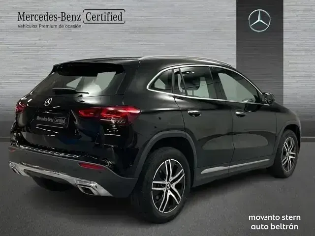 Usado Mercedes GLA180 136 CV (100 kW) 2022 Negro SUV