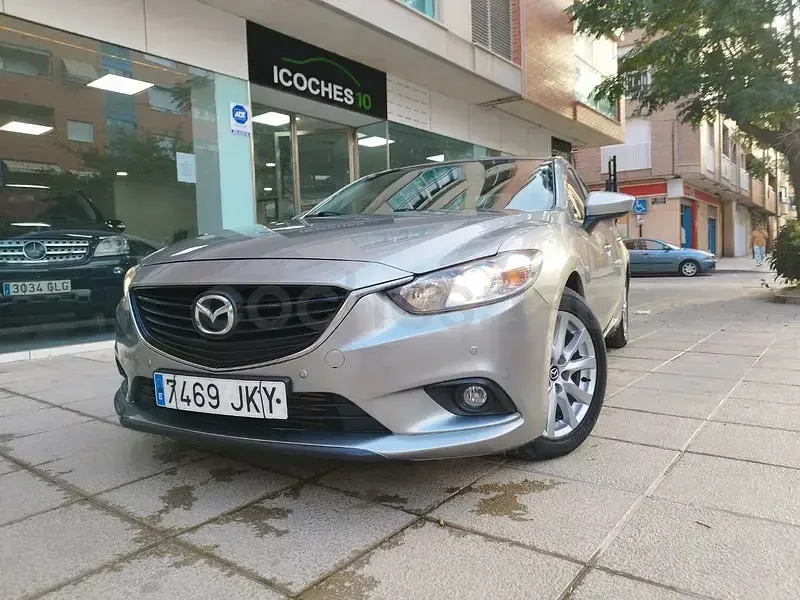 Usado Mazda 6 Comfort 150 CV (110 kW) 2015 Gris / plata Berlina