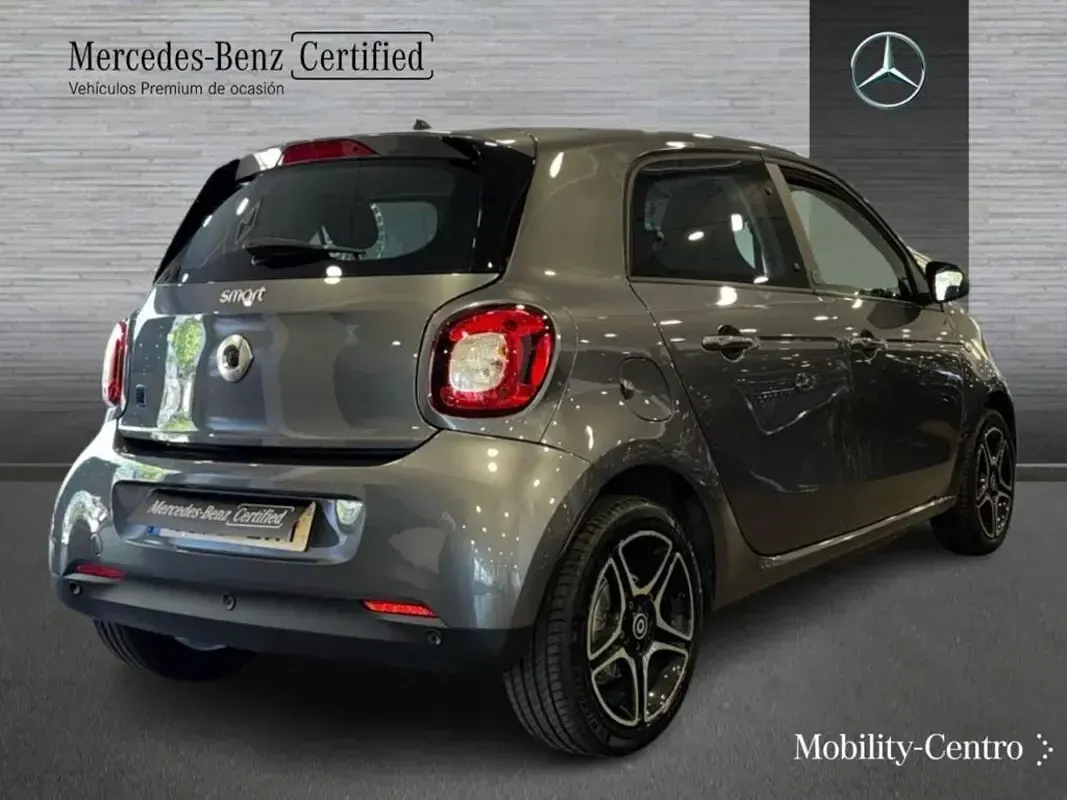 Usado Smart ForFour Electric Drive Passion 60 kW (82 CV) 2022 Gris