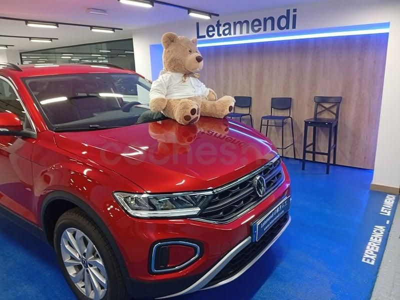 Usado VW T-Roc 150 CV (110 kW) 2025 Granate SUV