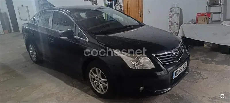 Usado Toyota Avensis Active 126 CV (92 kW) 2011 Negro Berlina
