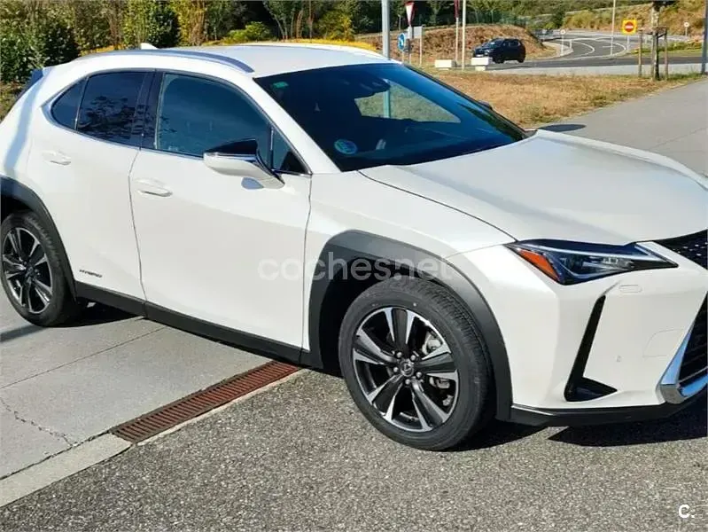Usado Lexus UX Executive Line 184 CV (135 kW) 2020 Blanco SUV