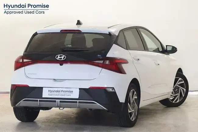Usado Hyundai i20 84 CV (61 kW) 2025 Blanco Utilitario