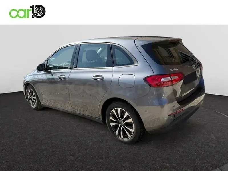 Usado Mercedes B180 116 CV (85 kW) 2020 Gris / plata Utilitario