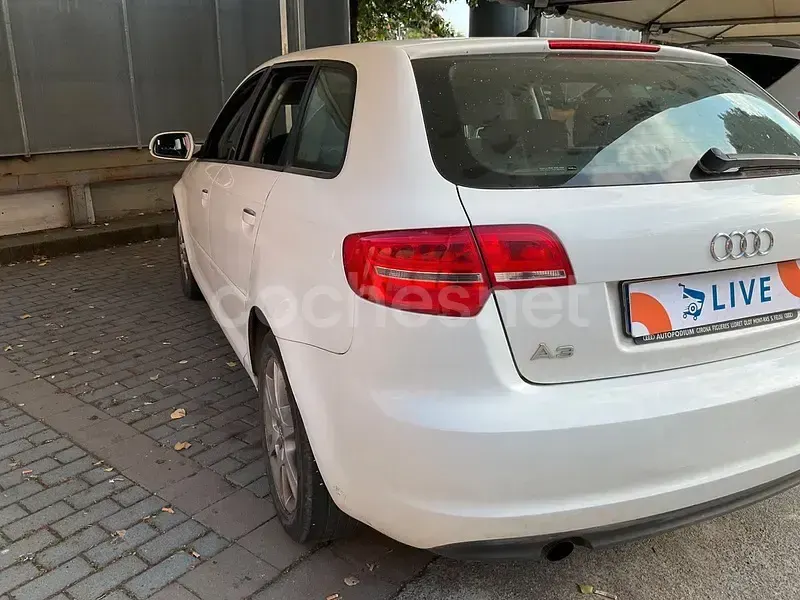 Usado Audi A3 Sportback Attraction 105 CV (77 kW) 2011 Blanco Utilitario
