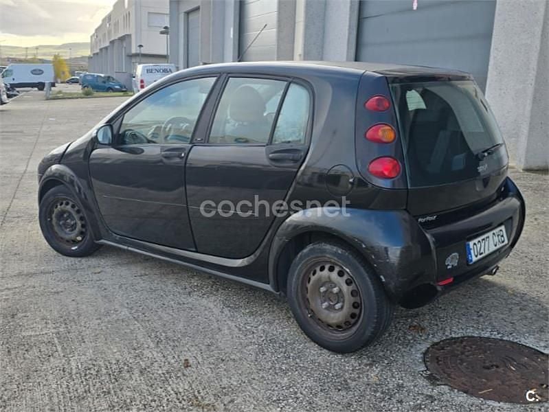 Negro Usado 2004 Smart ForFour Pulse Utilitario | 1900 € (Super precio) - Imagen 1/4