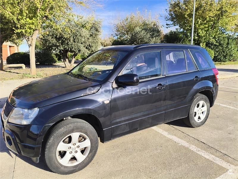 Negro Usado 2009 Suzuki Grand Vitara SUV | 8500 € (Precio justo) - Imagen 1/4