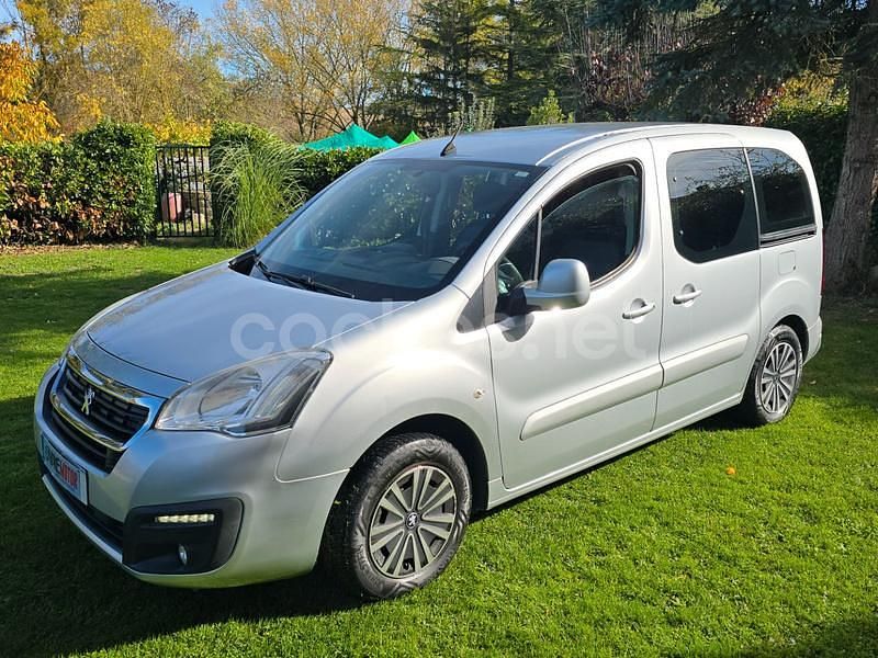 Gris / plata Usado 2015 Peugeot Partner Tepee Outdoor Monovolumen | 9950 € (Precio justo) - Imagen 1/4