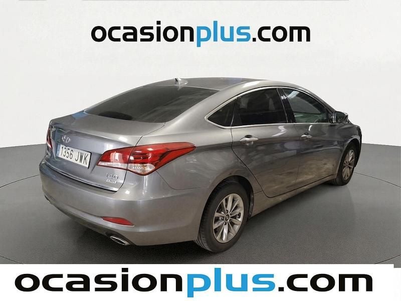 Usado Hyundai i40 115 CV (84 kW) 2017 Gris Berlina
