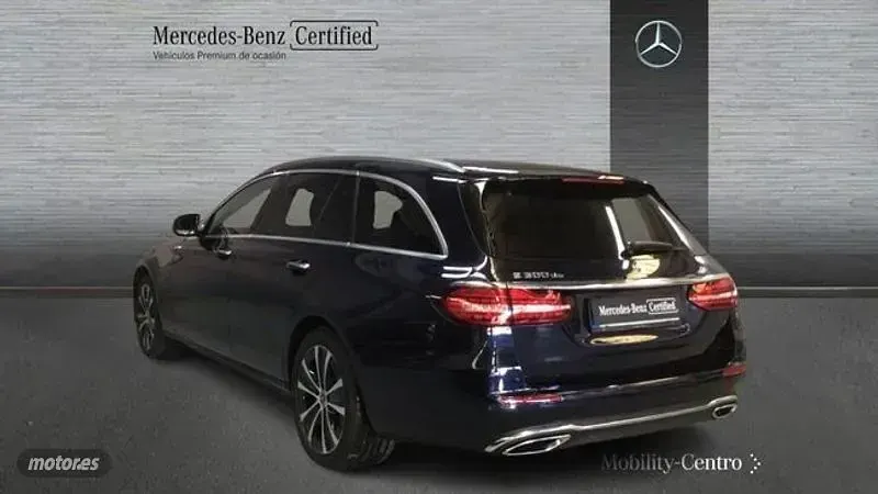 Usado Mercedes E300 313 CV (230 kW) 2024 Azul Familiar