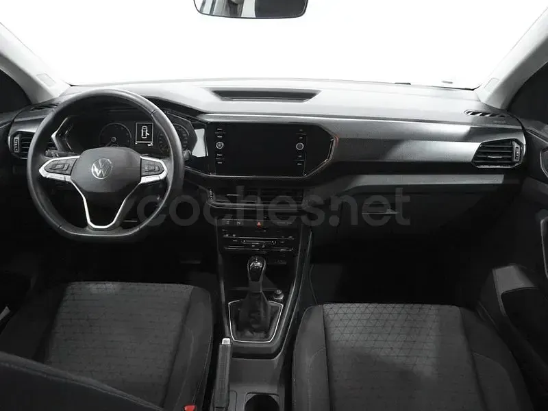 Usado VW T-Cross Advance 110 CV (80 kW) 2022 Gris / plata SUV