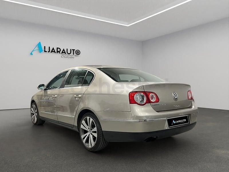 Usado VW Passat Highline 150 CV (110 kW) 2007 Beige Berlina