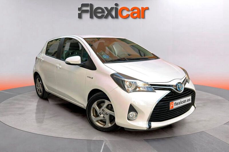 Blanco Usado 2015 Toyota Yaris Hybrid Active Berlina | 12.490 € (Precio justo) - Imagen 1/4