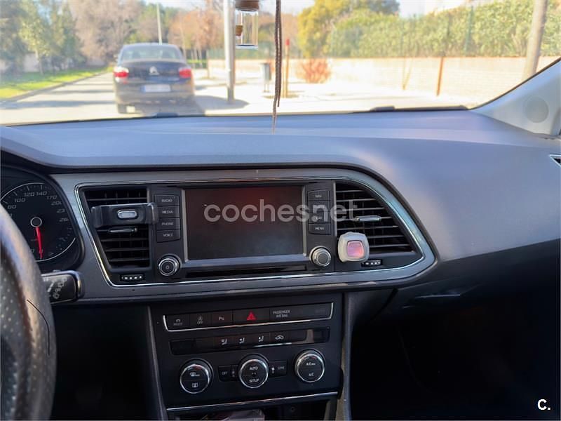 Usado Seat Leon FR 150 CV (110 kW) 2016 Azul Familiar