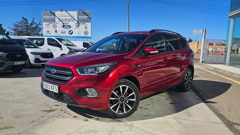 Usado Ford Kuga ST-Line 150 CV (110 kW) 2017 Rojo SUV