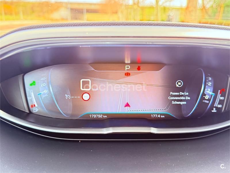 Usado Peugeot 5008 GT-line 130 CV (95 kW) 2018 Blanco SUV