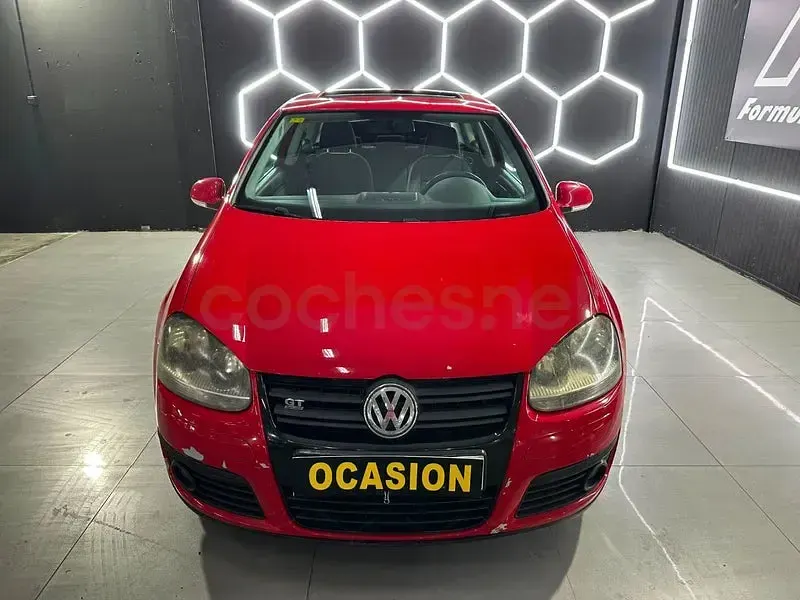 Usado VW Golf V GT 105 CV (77 kW) 2007 Rojo Berlina