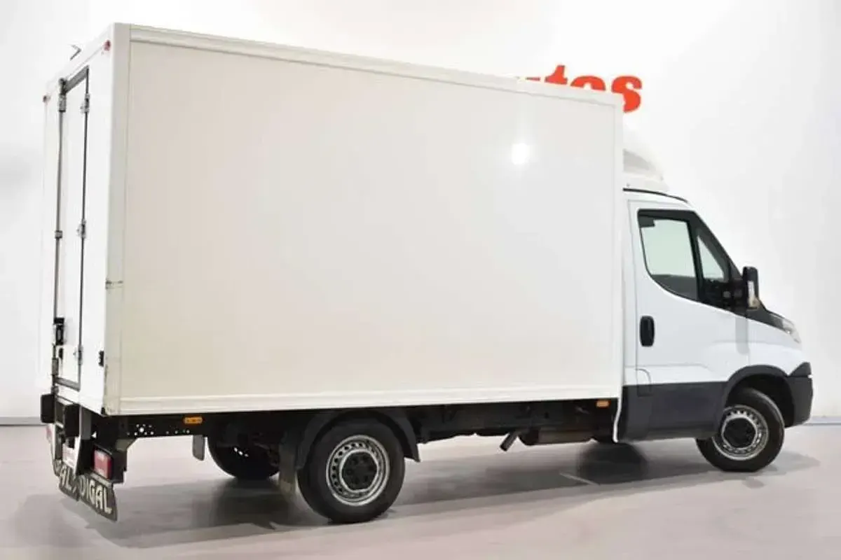 Usado Iveco Daily 156 CV (114 kW) 2018 Beige Van
