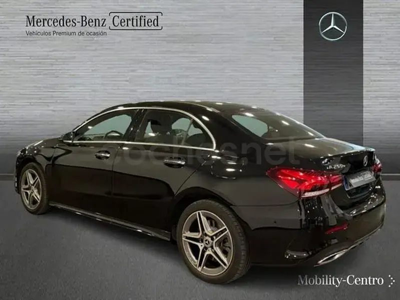 Usado Mercedes A250 218 CV (160 kW) 2022 Negro Berlina