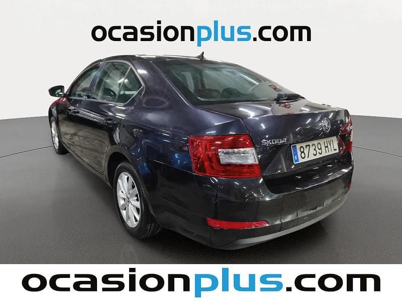 Usado Skoda Octavia Ambition 150 CV (110 kW) 2014 Negro Berlina
