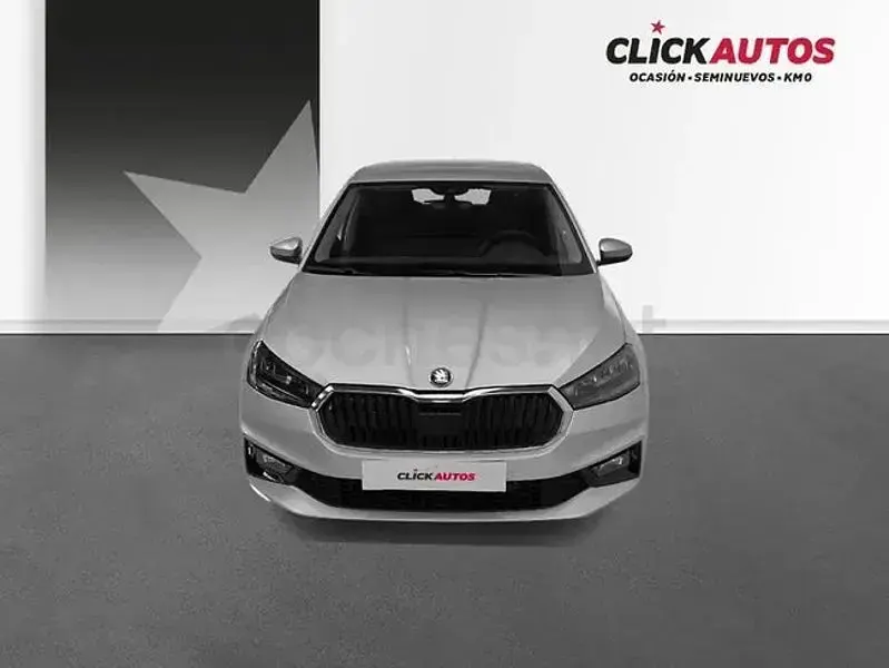 Usado Skoda Fabia Selection 95 CV (69 kW) 2025 Gris / plata Utilitario