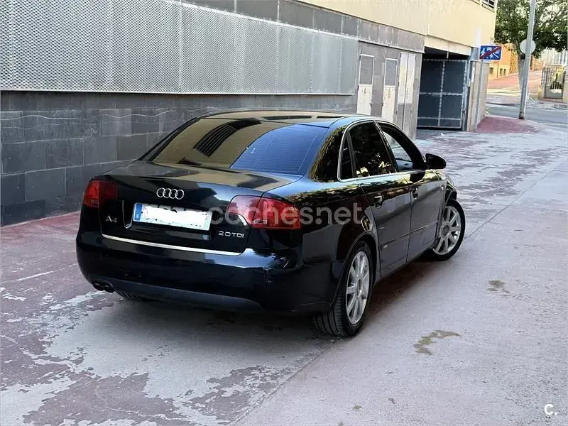 Usado Audi A4 140 CV (102 kW) 2006 Negro Berlina