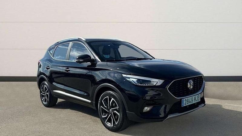 Usado MG ZS Luxury 111 CV (81 kW) 2023 Negro SUV