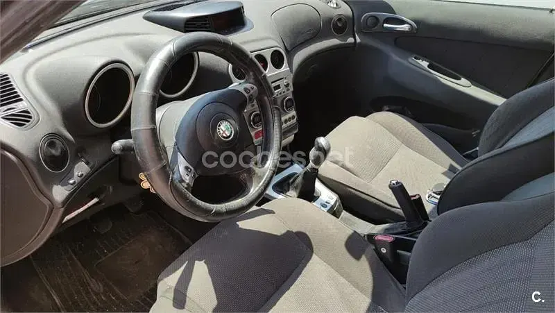 Usado Alfa Romeo 156 Impression 120 CV (88 kW) 2003 Gris / plata Berlina
