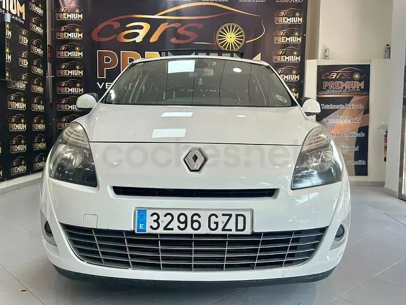 Usado Renault Grand Scénic 105 CV (77 kW) 2010 Blanco Monovolumen