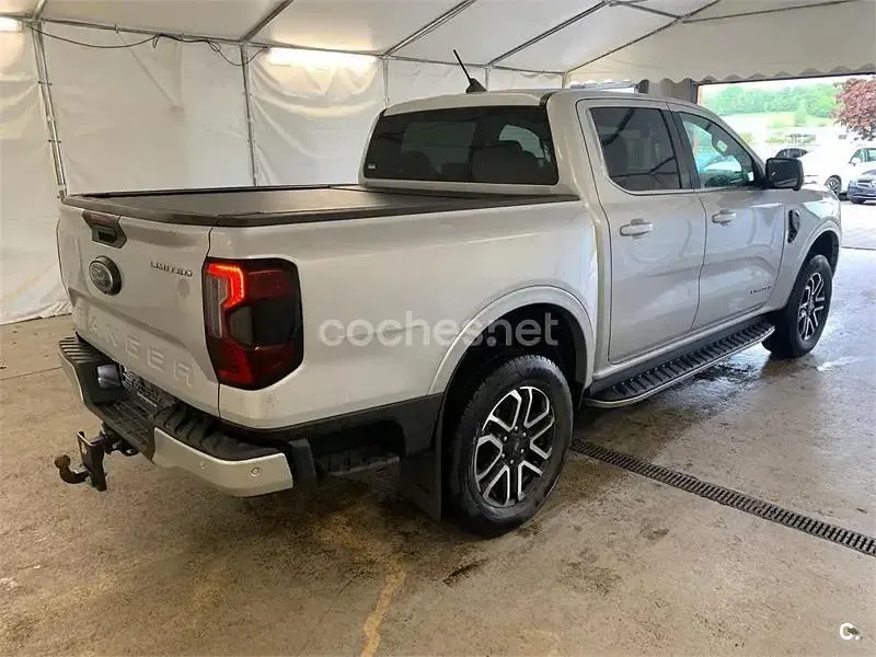 Usado Ford Ranger Limited 170 CV (125 kW) 2023 Gris / plata Pickup/Camioneta