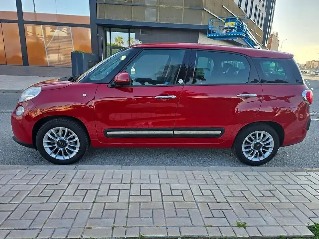 Usado Fiat 500L Living 85 CV (62 kW) 2014 Rojo Monovolumen