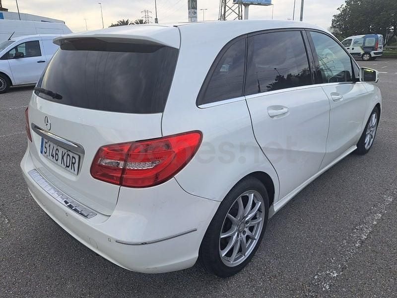 Usado Mercedes B200 136 CV (100 kW) 2014 Blanco Monovolumen