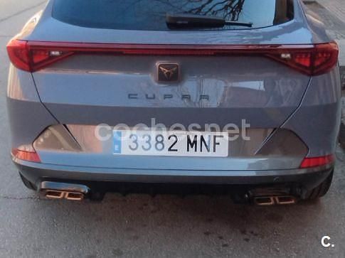Usado Cupra Formentor 204 CV (150 kW) 2024 Gris / plata SUV