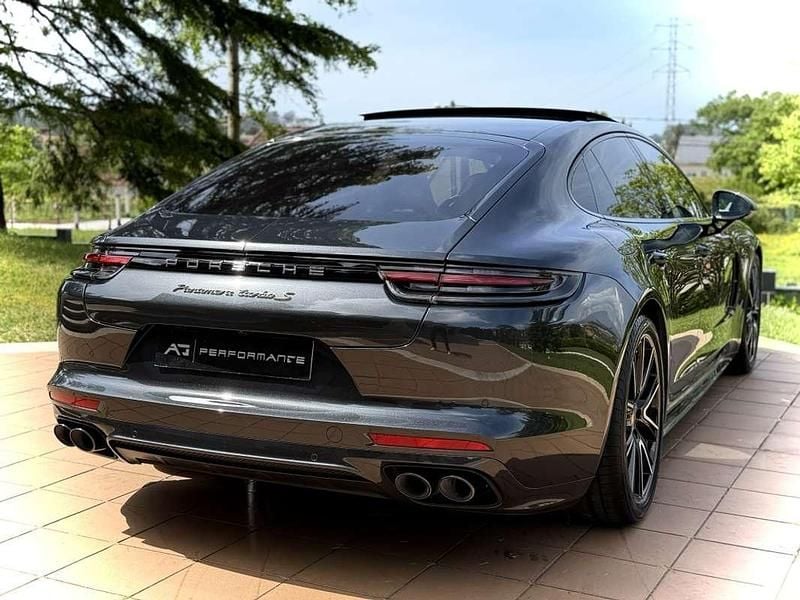 Usado Porsche Panamera Turbo S 680 CV (500 kW) 2020 Gris Berlina