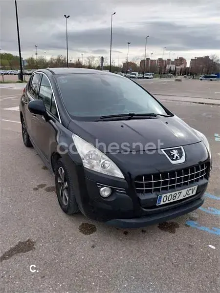 Usado Peugeot 3008 Active 112 CV (82 kW) 2011 Negro Familiar