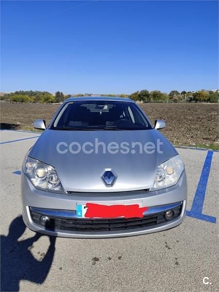 Usado Renault Laguna III Dynamique 150 CV (110 kW) 2007 Gris / plata Berlina