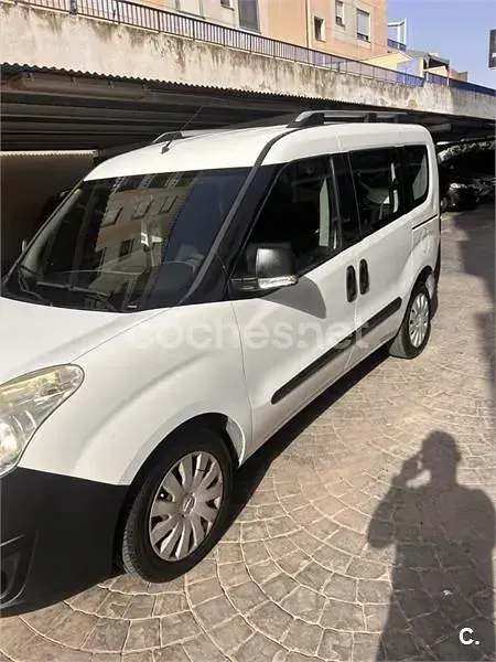Usado Opel Combo Selective 95 CV (69 kW) 2012 Blanco Monovolumen