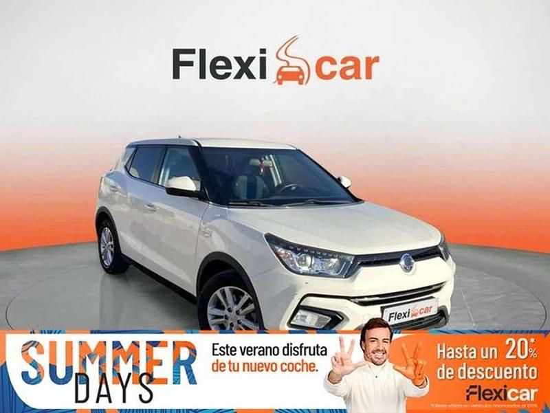 Blanco Usado 2018 Ssangyong Tivoli Limited SUV | 9990 € (Super precio) - Imagen 1/1