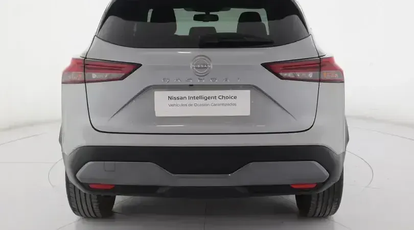 Usado Nissan Qashqai N-Connecta 140 CV (102 kW) 2023 Plata diamante SUV