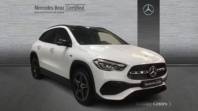 Usado Mercedes GLA250 AMG line 160 CV (117 kW) 2020 Digital white  metallic paint SUV