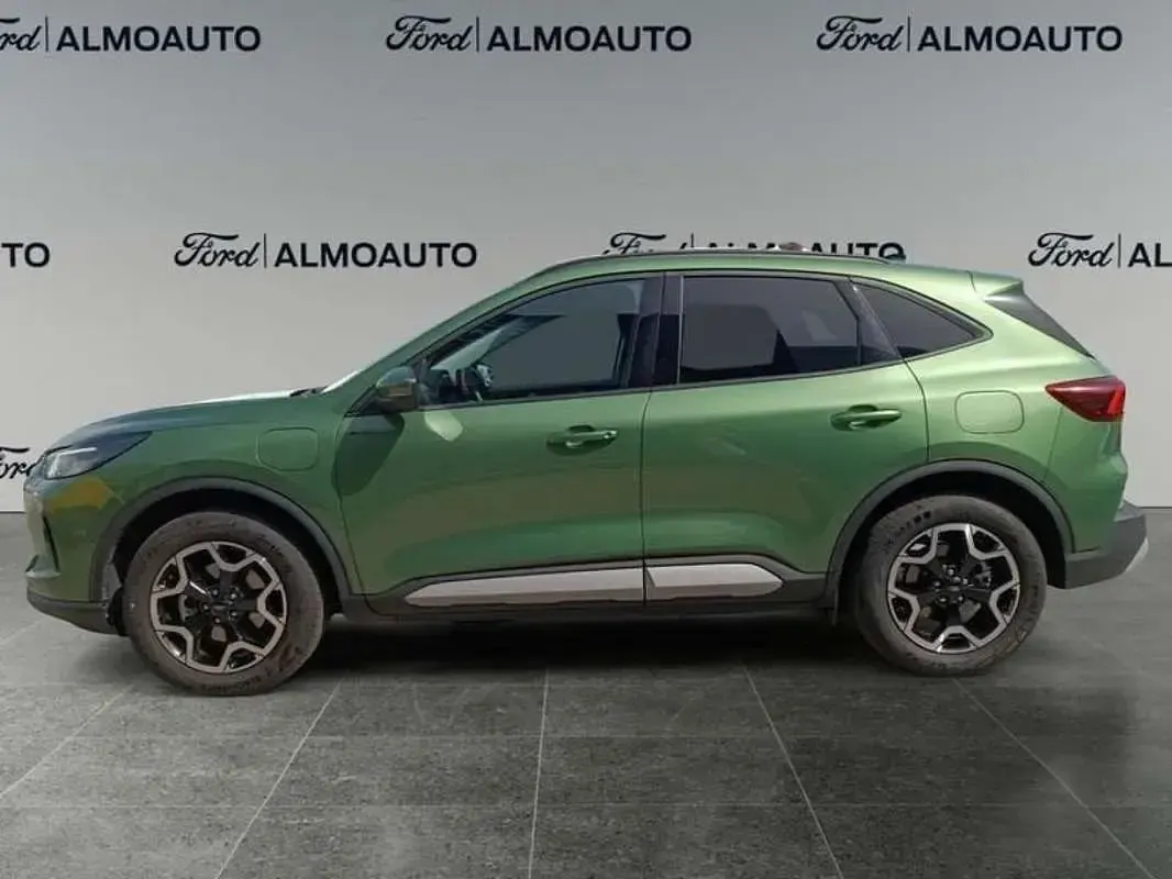 Usado Ford Kuga Active 243 CV (178 kW) 2024 Verde SUV
