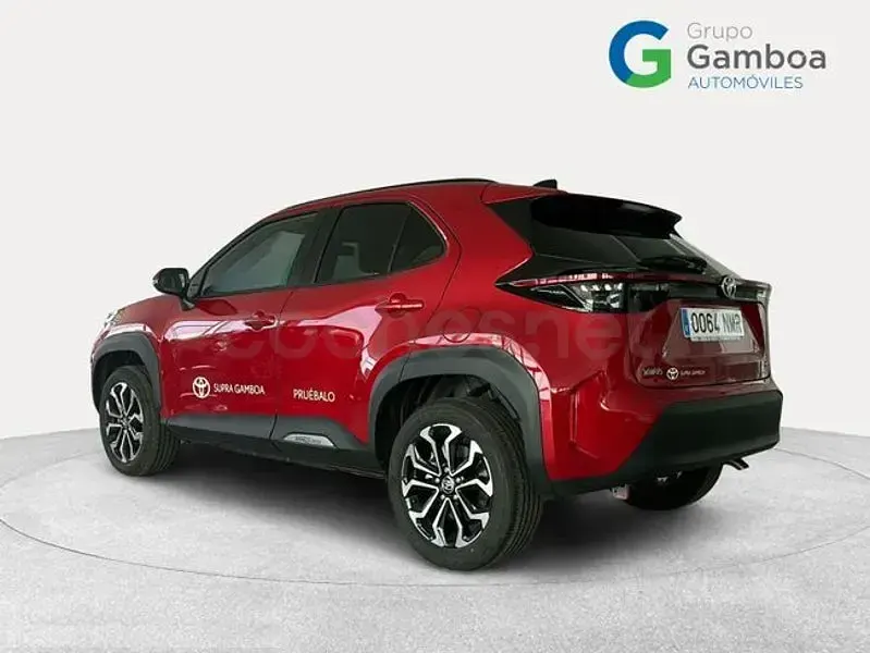 Usado Toyota Yaris Cross Active 130 CV (95 kW) 2026 Rojo SUV