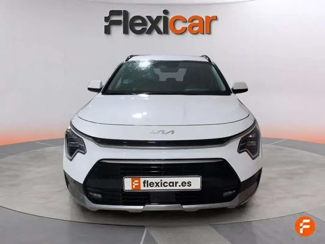 Używany Kia Niro 129 KM (94 kW) 2025 Biały SUV