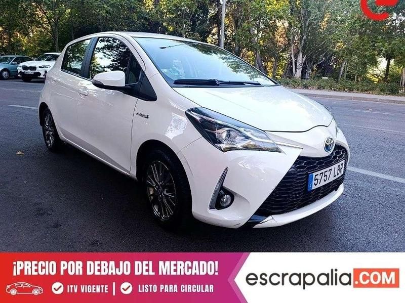 Blanco Usado 2019 Toyota Yaris Hybrid Active Utilitario | 8200 € - Imagen 1/4