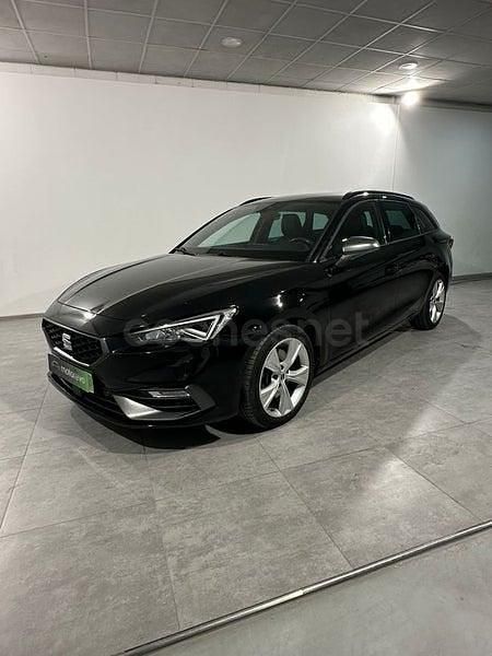 Usado Seat Leon FR 150 CV (110 kW) 2021 Negro Familiar