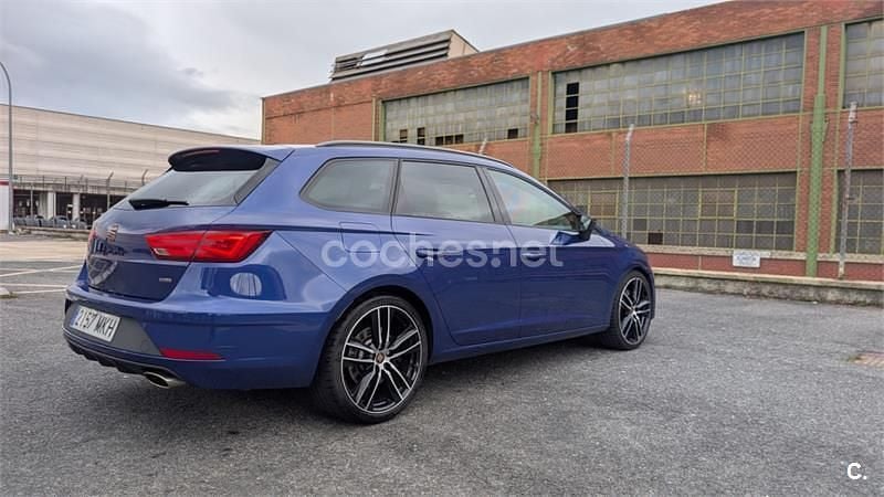 Usado Seat Leon ST CUPRA 300 CV (220 kW) 2018 Azul Familiar